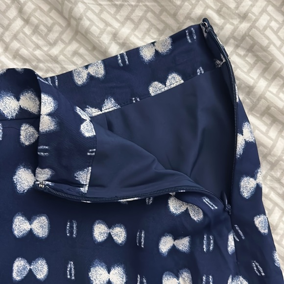 ann taylor navy a-line skirt with white bows (10) - Picture 5 of 9